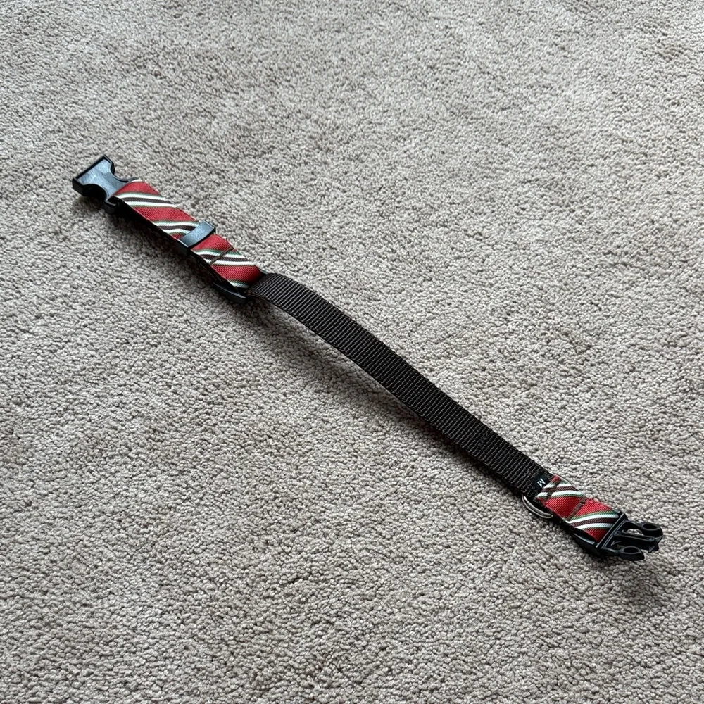 Red and Green Dog Collar - M - Adjustable. Holidays
